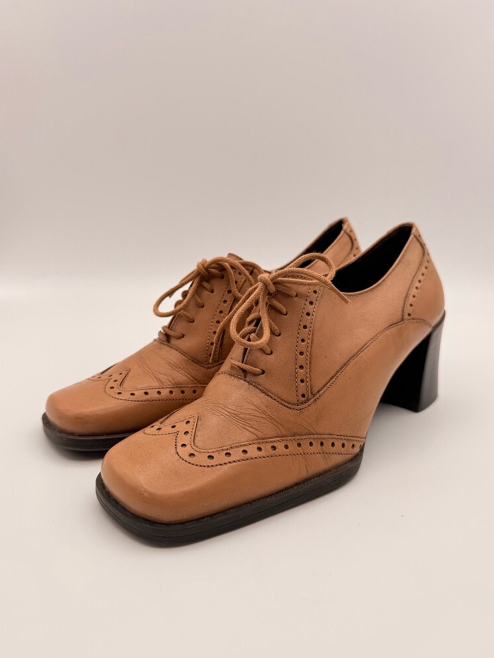 NINE & COMPANY Leather Oxford Heels Women’s Size 7 Tan Block Heel Classic